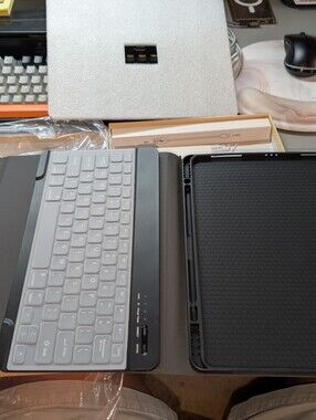 12.9" iPad Bluetooth Keyboard Case with Protective Tablet Shell